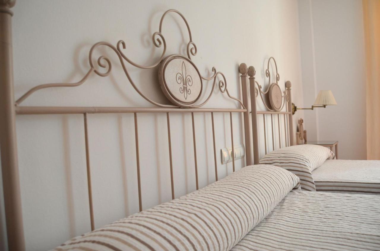 Hotel Hostal Dona Antonia Punta Umbría Zewnętrze zdjęcie